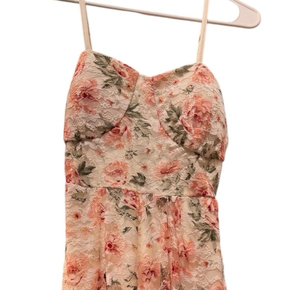 Floral Spaghetti Strap Dress MEDIUM Pit to pit 13in length 38in - Picture 5 of 7